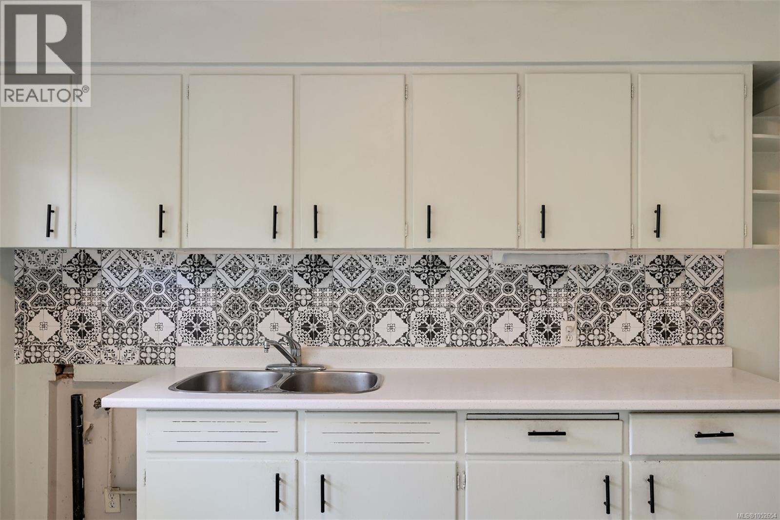 2550/2552 Belmont Ave - 37