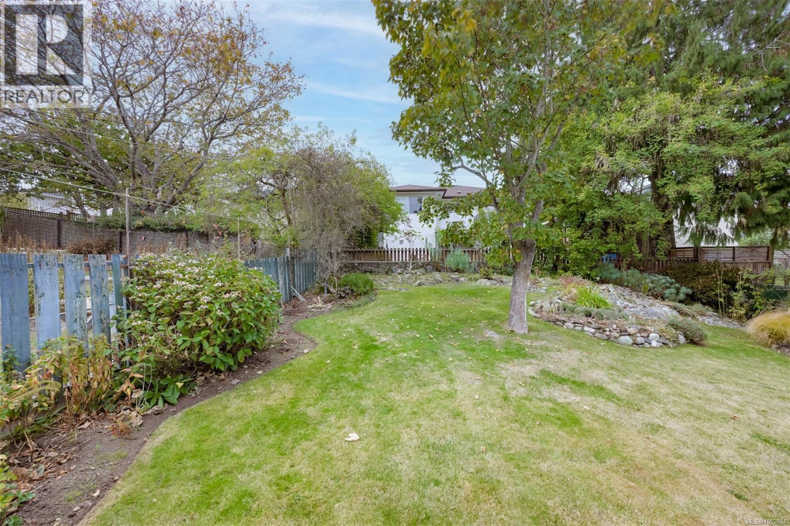  2550/2552 Belmont Avenue, Victoria