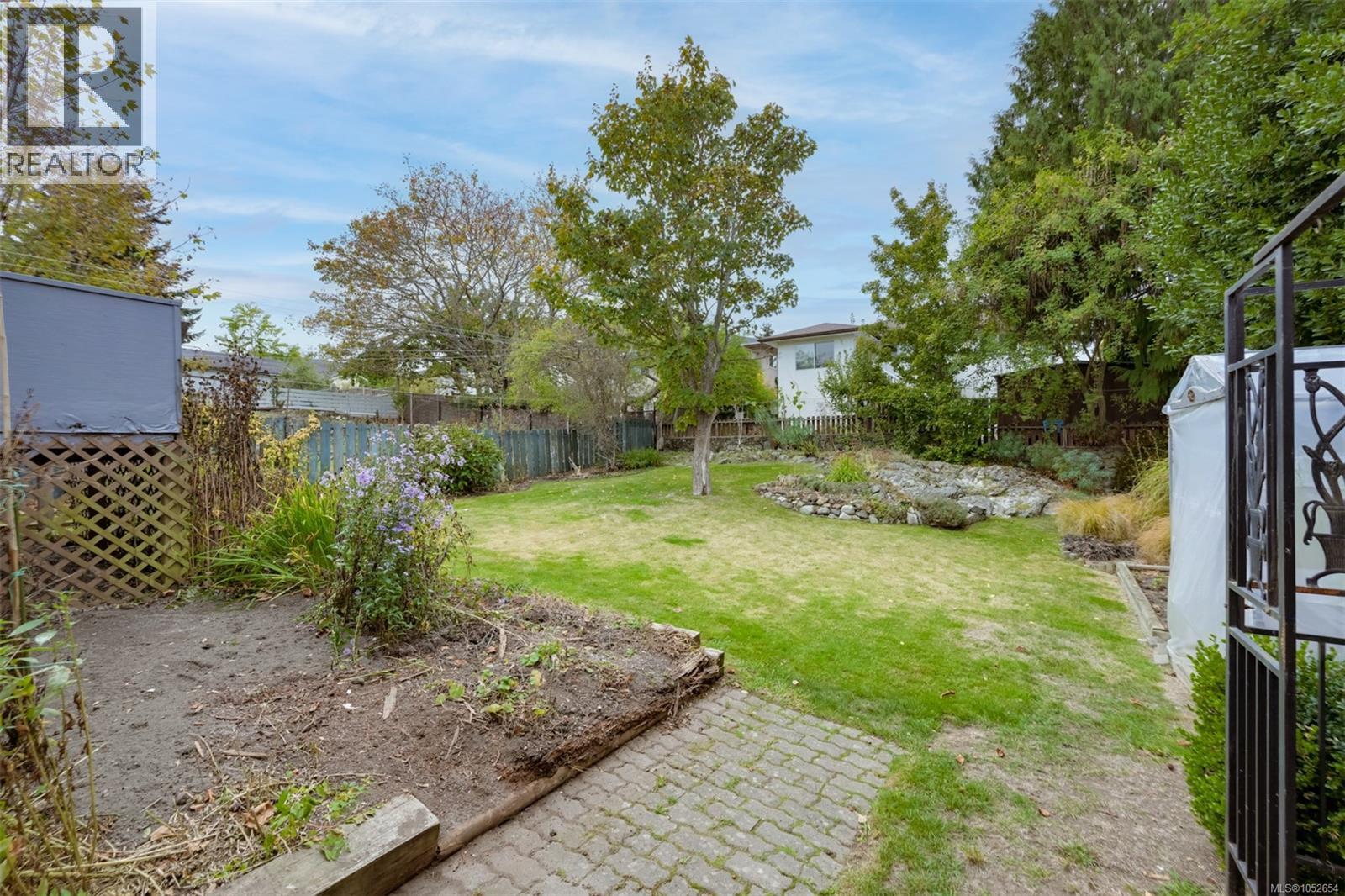  2550/2552 Belmont Avenue, Victoria