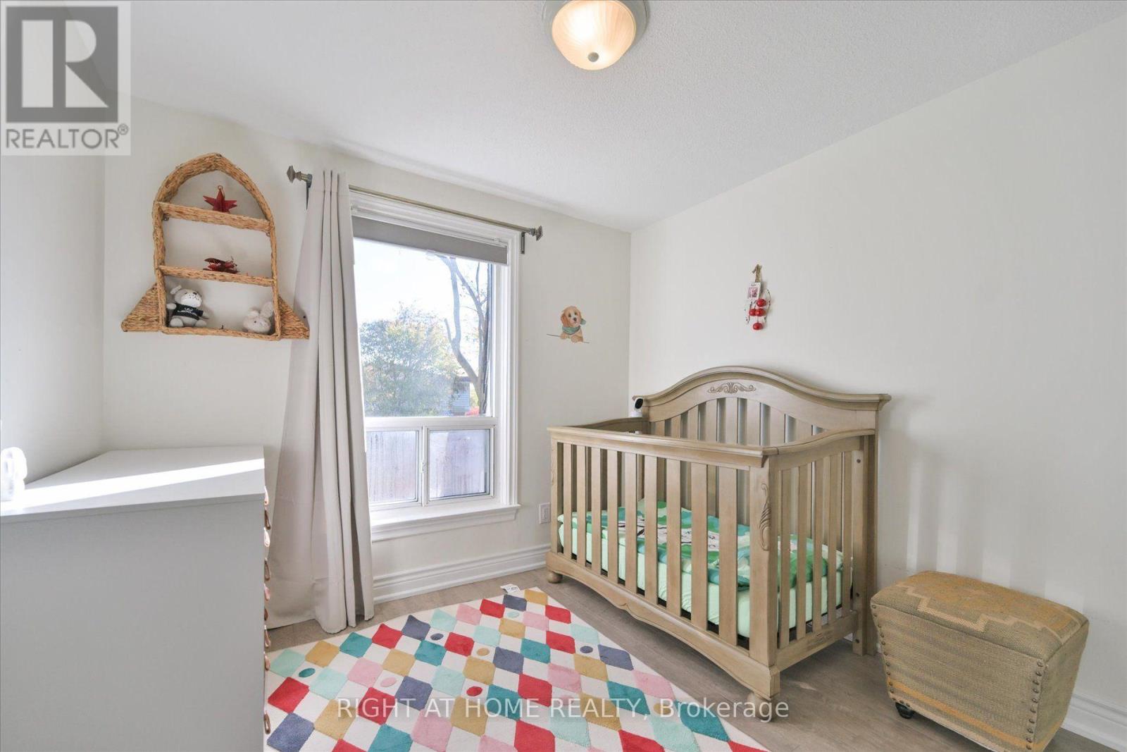 124 SPRINGHEAD GARDENS - 27