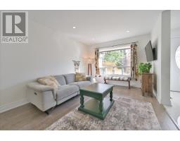 124 Springhead Gardens, Richmond Hill, ON L4C5C4 Photo 11