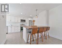 124 Springhead Gardens, Richmond Hill, ON L4C5C4 Photo 13