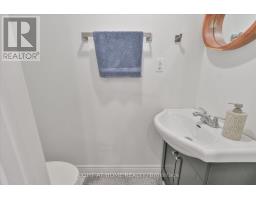 124 Springhead Gardens, Richmond Hill, ON L4C5C4 Photo 19