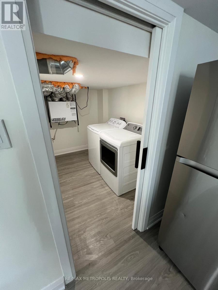 203 Gardiner Drive, Bradford West Gwillimbury photo 13