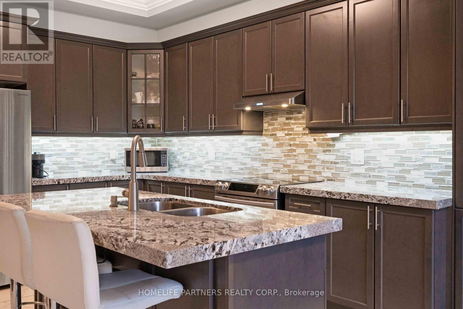 88 Inverness Way, Bradford West Gwillimbury photo 11