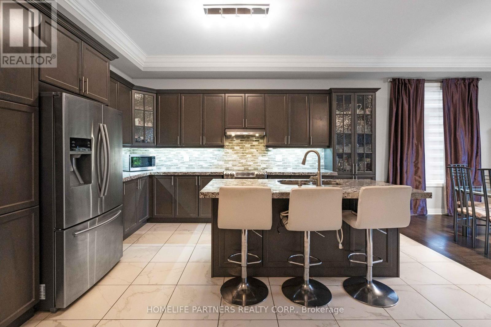88 Inverness Way, Bradford West Gwillimbury photo 8