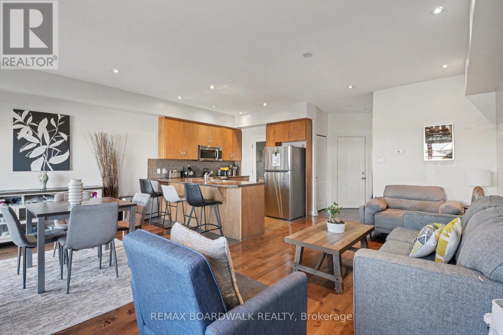 Living / Dining Combo