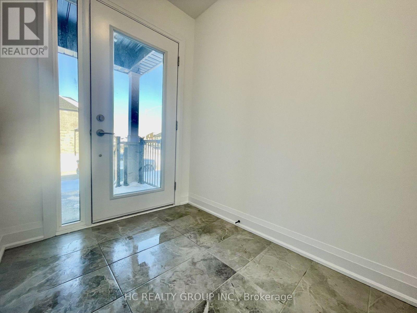 Upper-19 Gateway Drive, Barrie photo 10