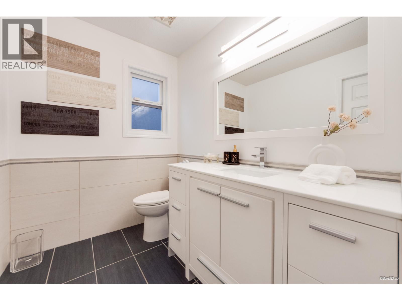 Photo of 6707 LABURNUM STREET 34