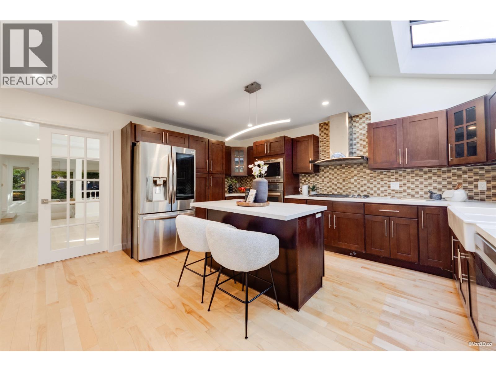 Photo of 6707 LABURNUM STREET 11
