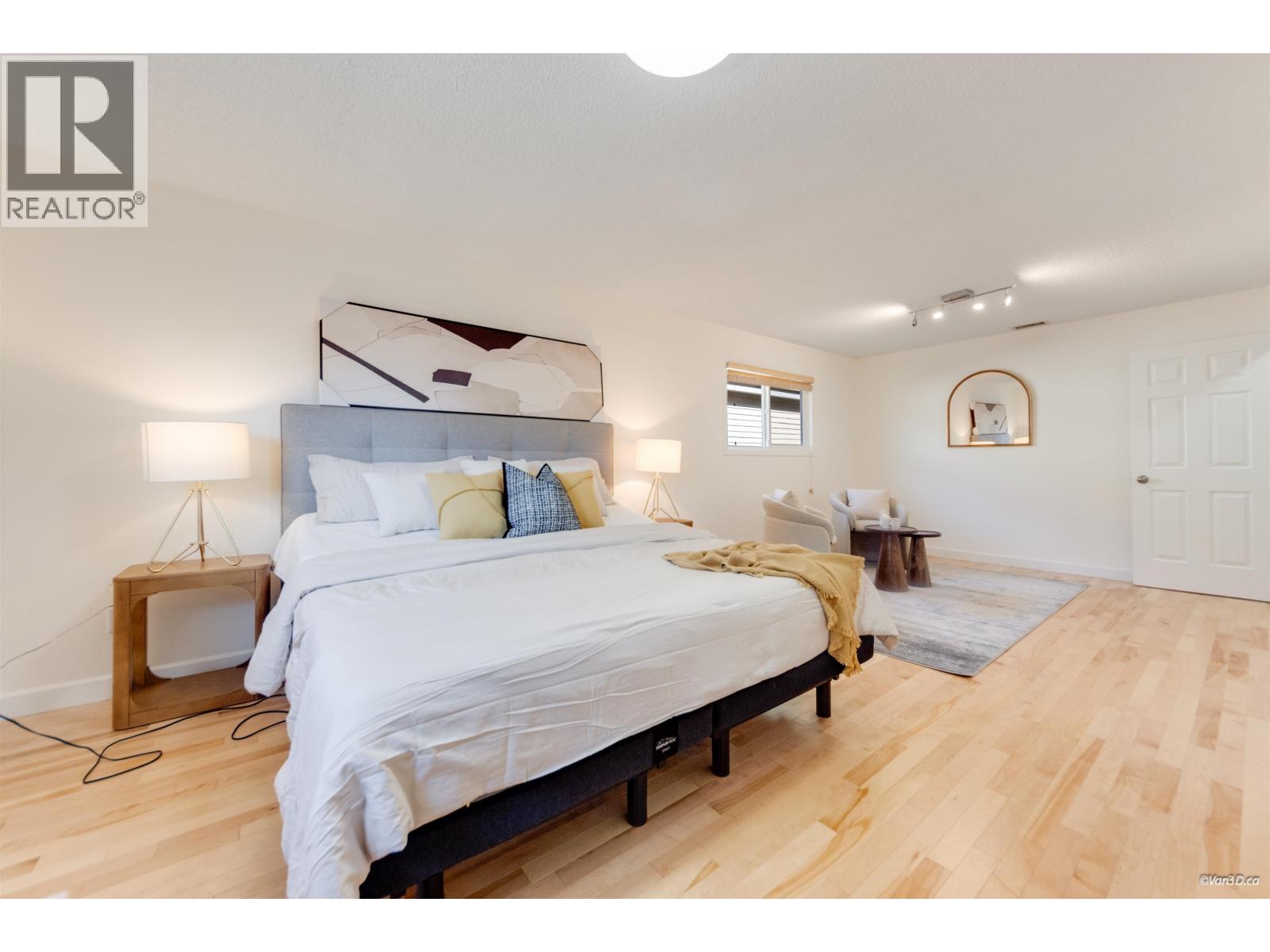 Photo of 6707 LABURNUM STREET 25