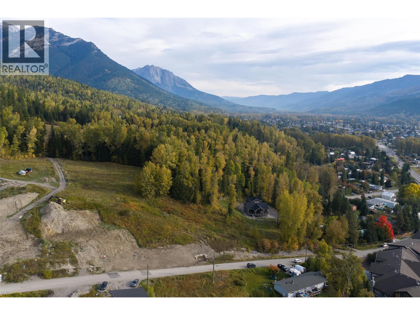 1653 Mcleod Avenue, Fernie - Image 1
