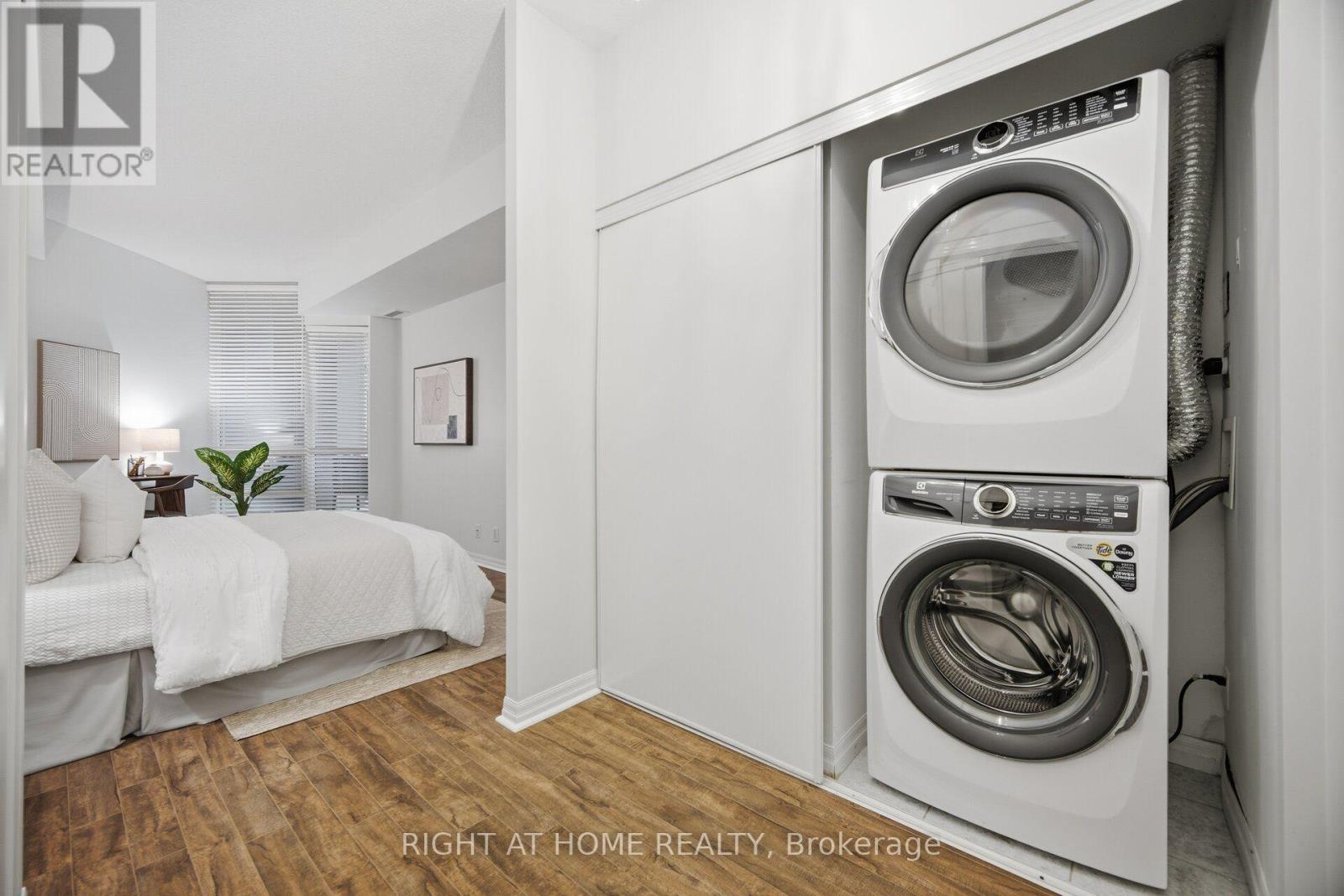604- 3939 Duke of York Boulevard, Mississauga, ON photo 25