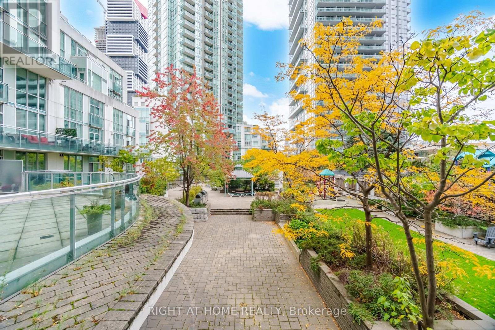 604- 3939 Duke of York Boulevard, Mississauga, ON photo 32
