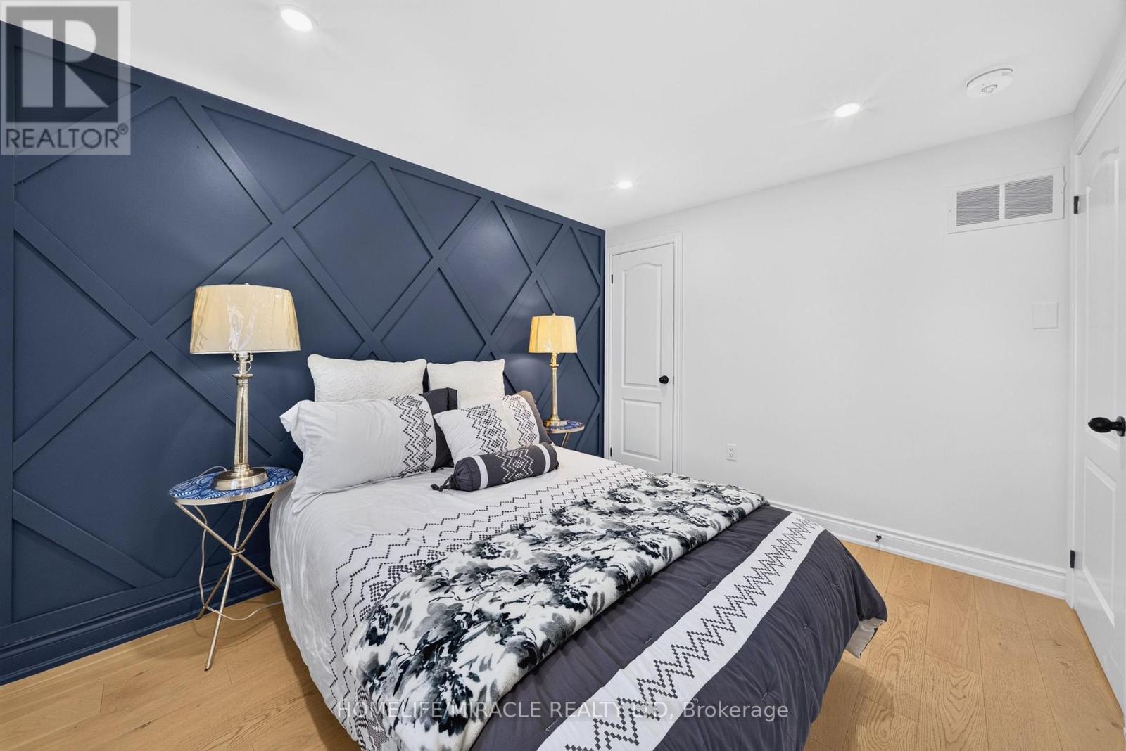 3034 RUNCORN ROW - 24
