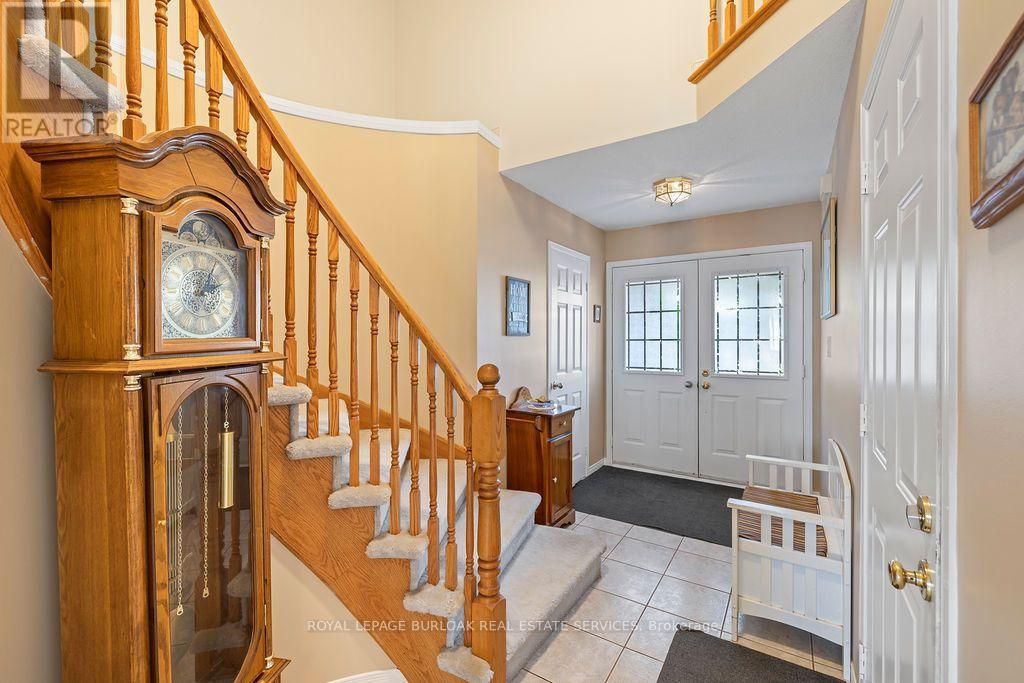 4114 Pincay Oaks Lane, Burlington, ON photo 3