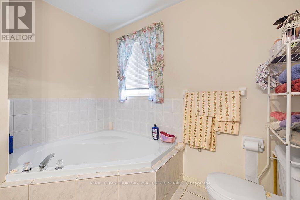 4114 Pincay Oaks Lane, Burlington, ON photo 32