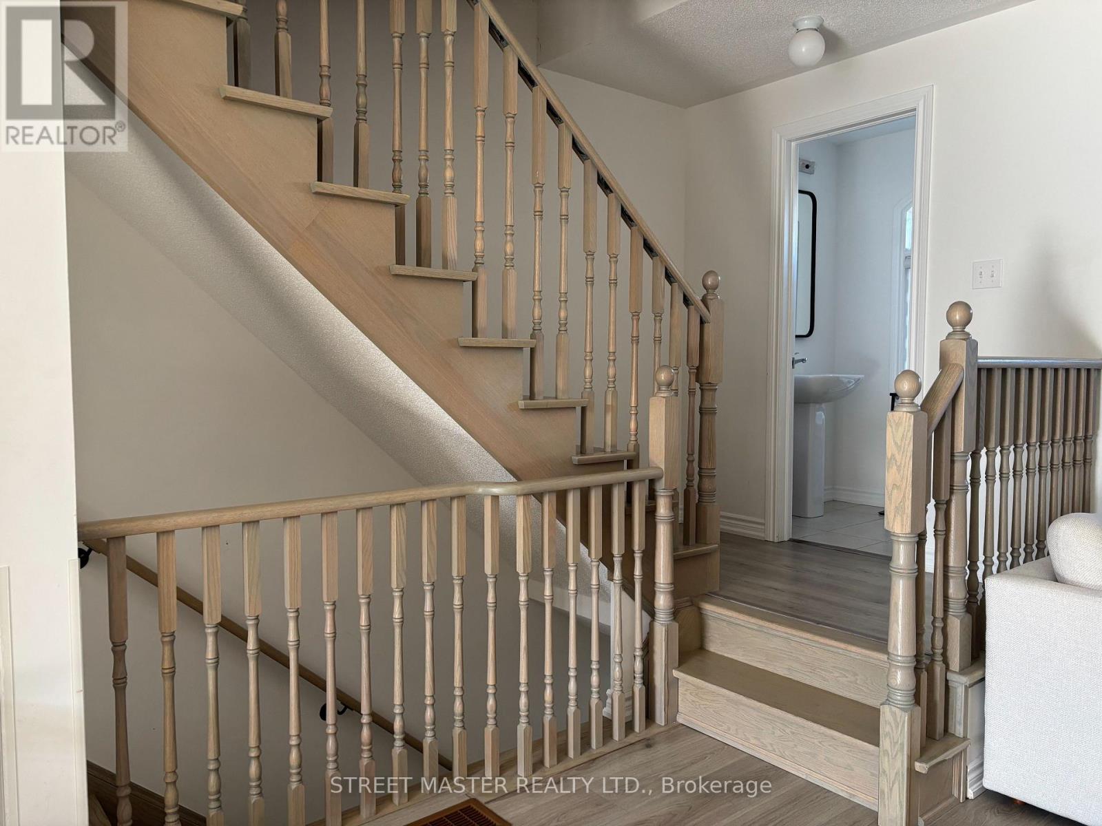 15 GILFORD STREET, Brampton (Credit Valley) — photo 9