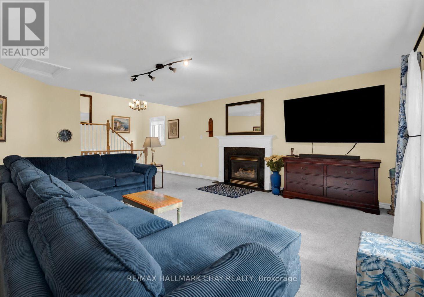 6 Whispering Pine Place, Barrie photo 18