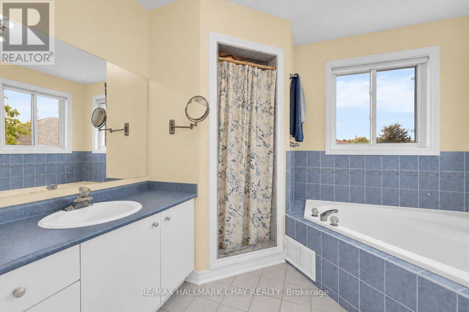 6 Whispering Pine Place, Barrie photo 23
