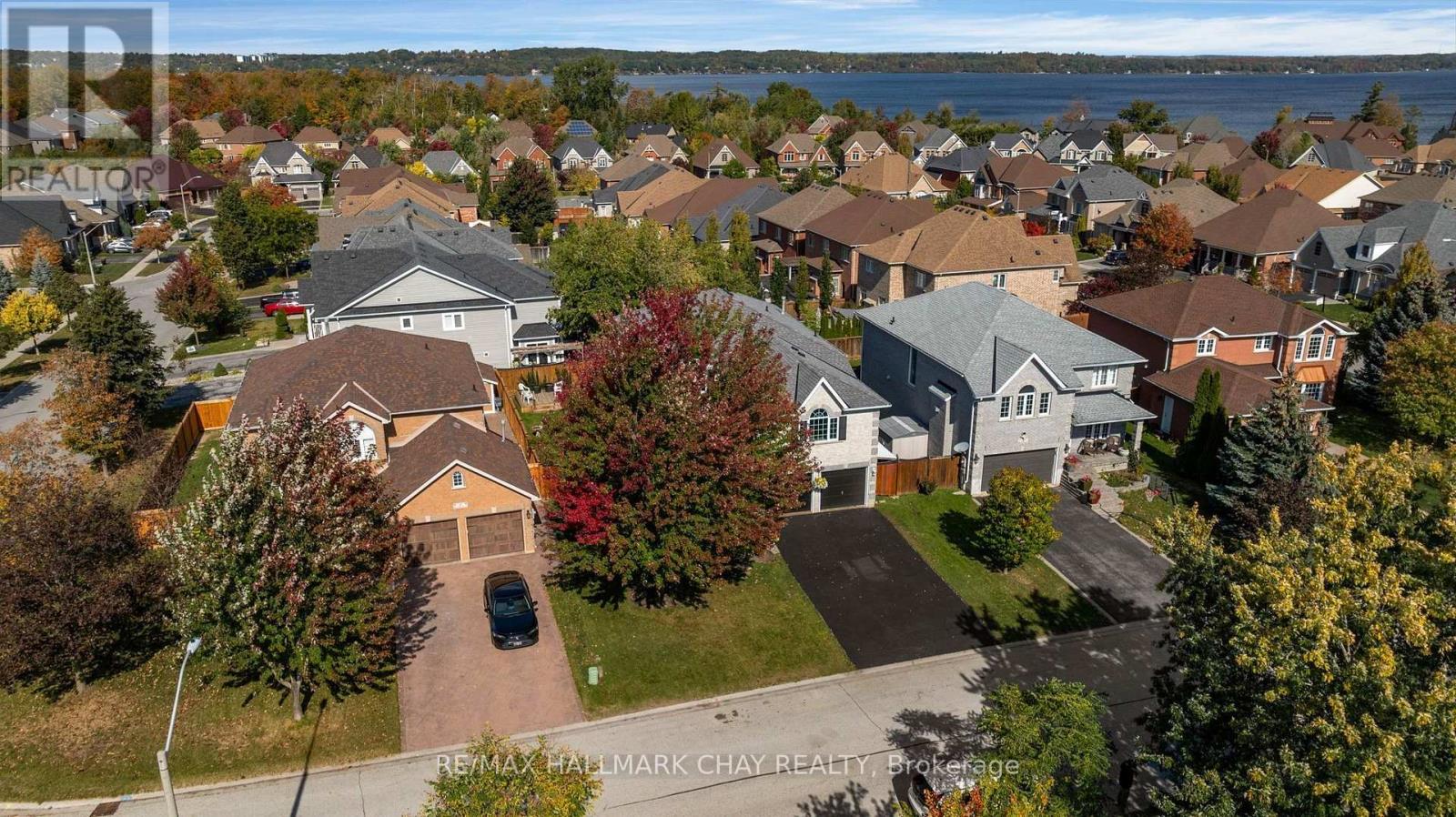 6 Whispering Pine Place, Barrie photo 3