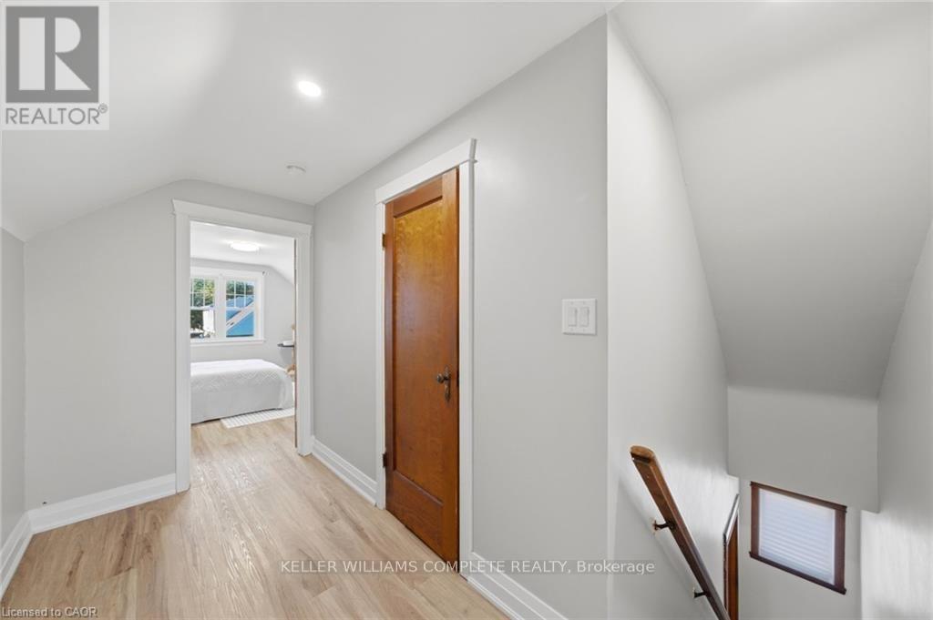 143 HUXLEY Avenue South, Hamilton, ON photo 23