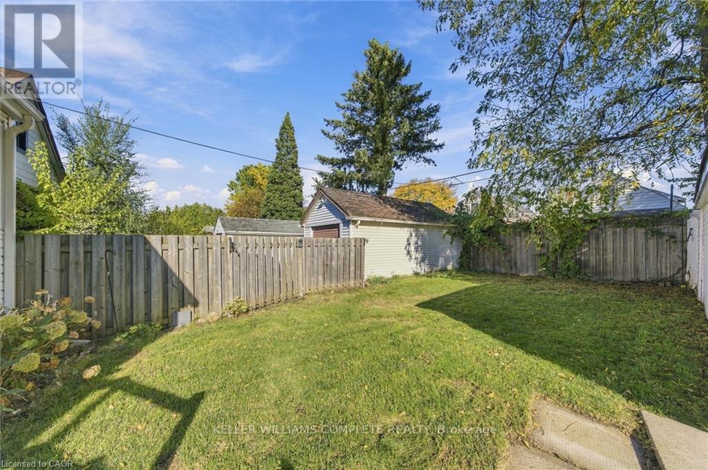 143 HUXLEY AVENUE S - 44