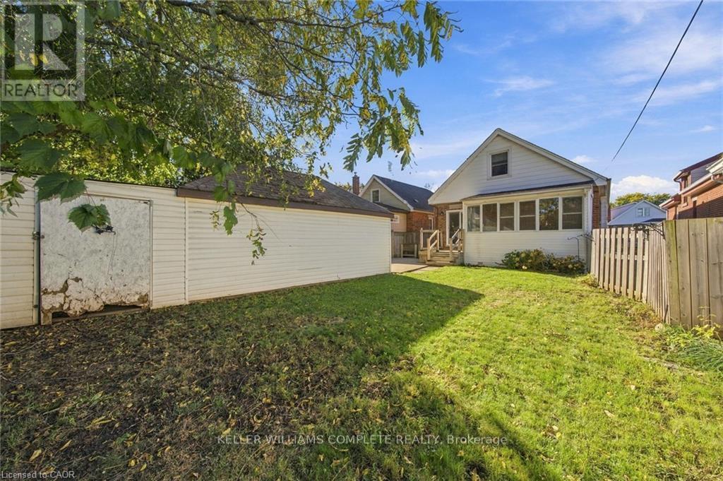 143 HUXLEY Avenue South, Hamilton, ON photo 46