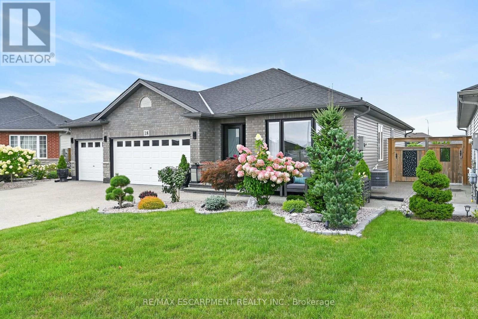 18 LINDA Crescent, Haldimand, ON photo 2