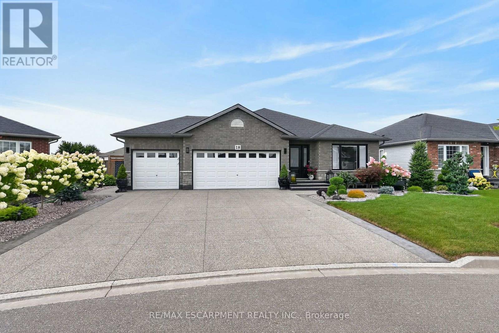 18 LINDA Crescent, Haldimand, ON photo 3