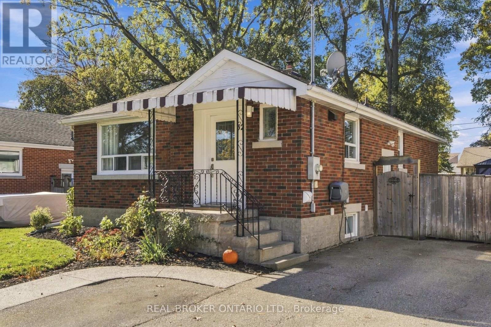 52 DUDHOPE AVENUE — photo 3