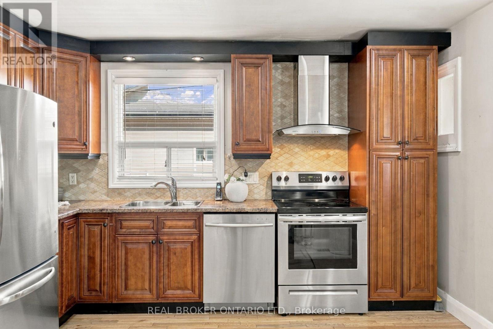 52 Dudhope Avenue, Cambridge, ON photo 8