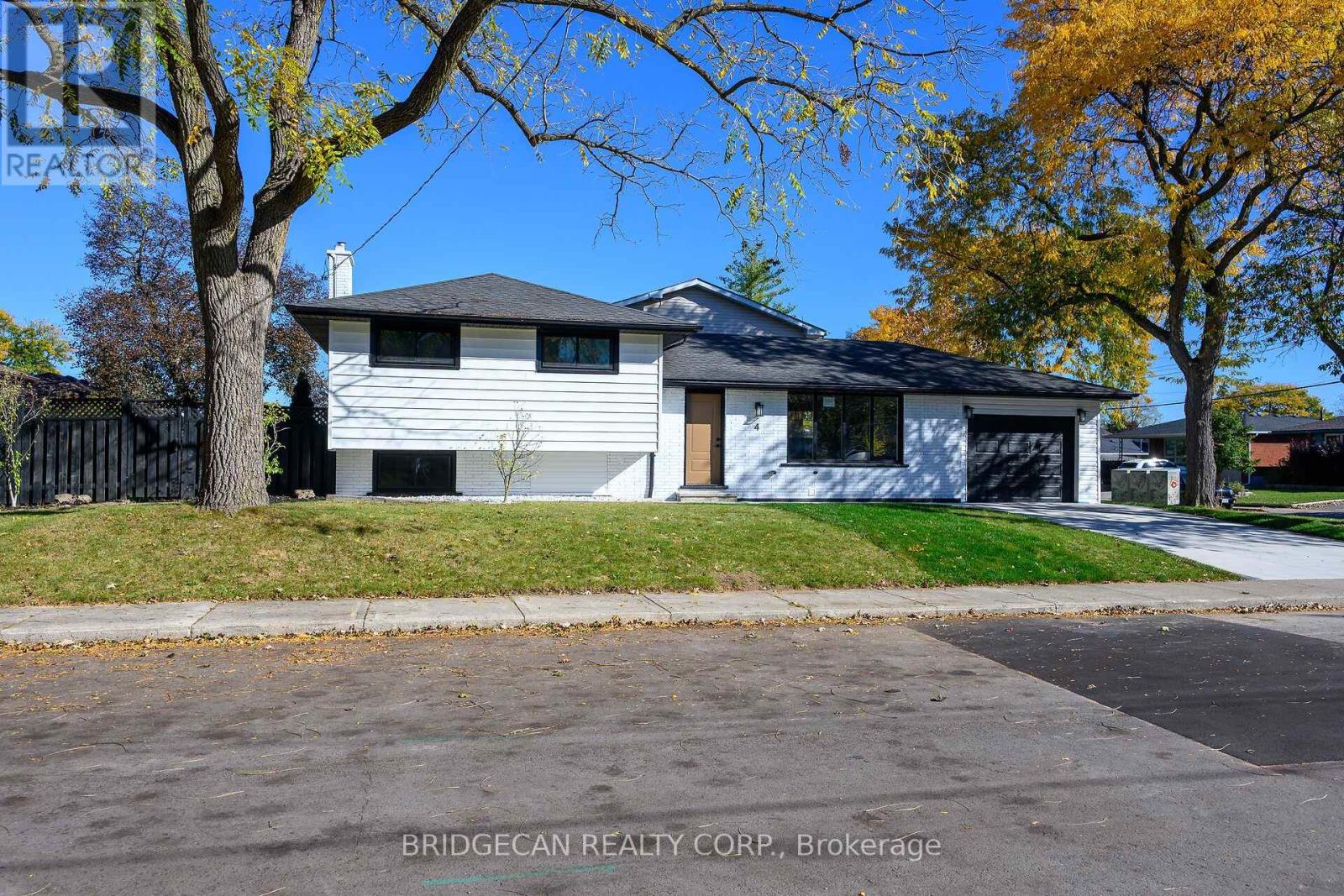 4 Bermuda Court, Hamilton, ON photo 2