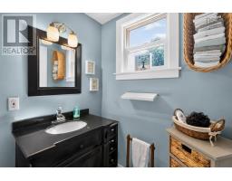 Foyer - 252 Main Street, Berwick, NS B0P1E0 Photo 12