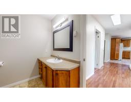 132 St.Thomas Line thumbnail 15
