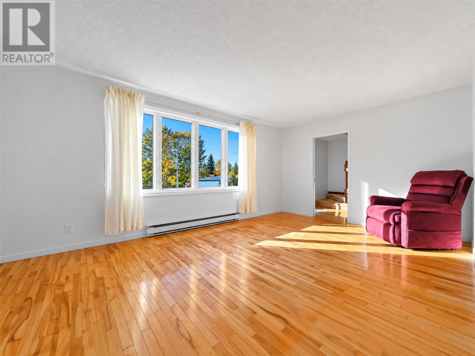 22 Emerald Avenue - 23