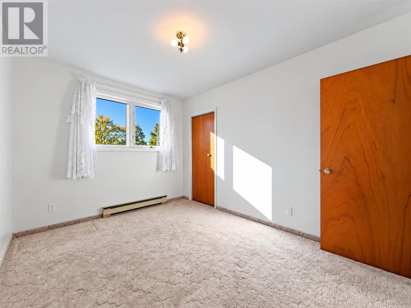 22 Emerald Avenue - 31