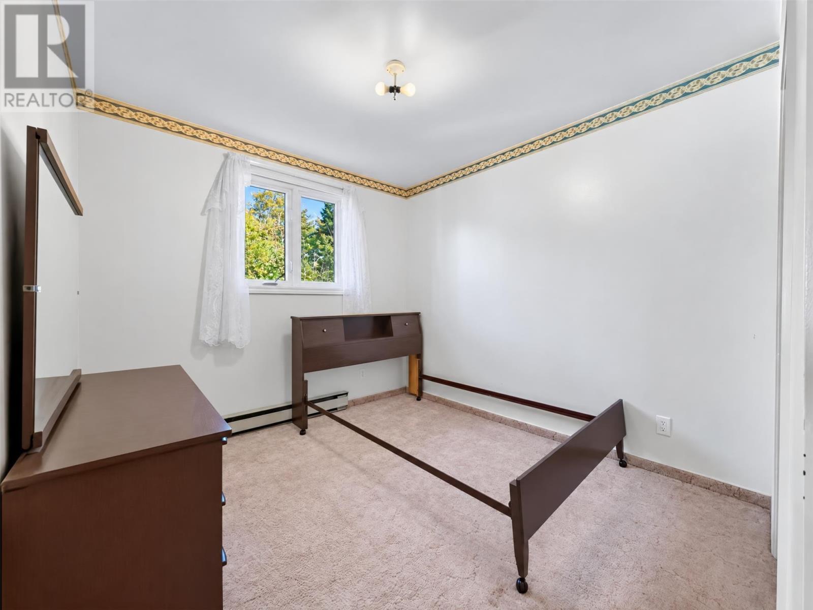 22 Emerald Avenue - 32