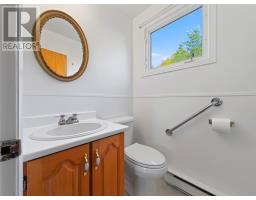 22 Emerald Avenue thumbnail 17