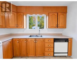22 Emerald Avenue thumbnail 19