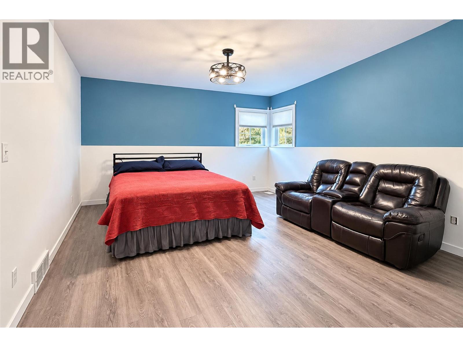 527 16TH Street S - 27
