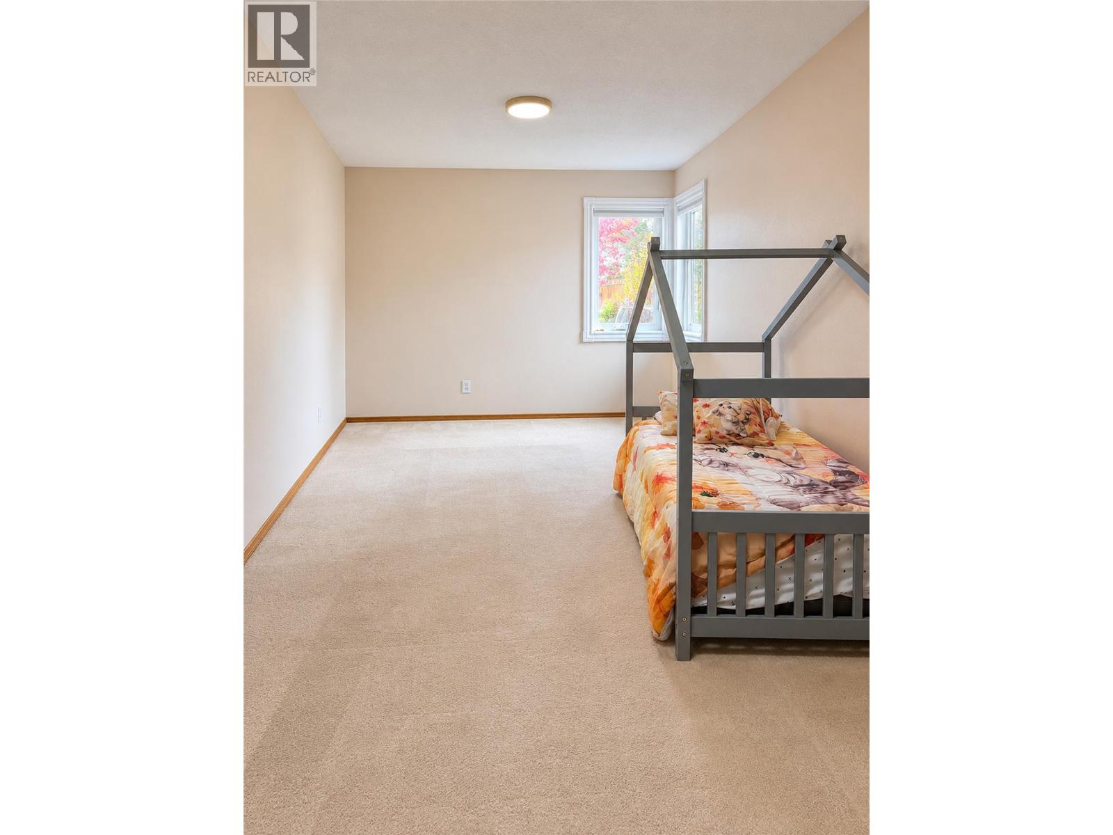 527 16TH Street S - 23
