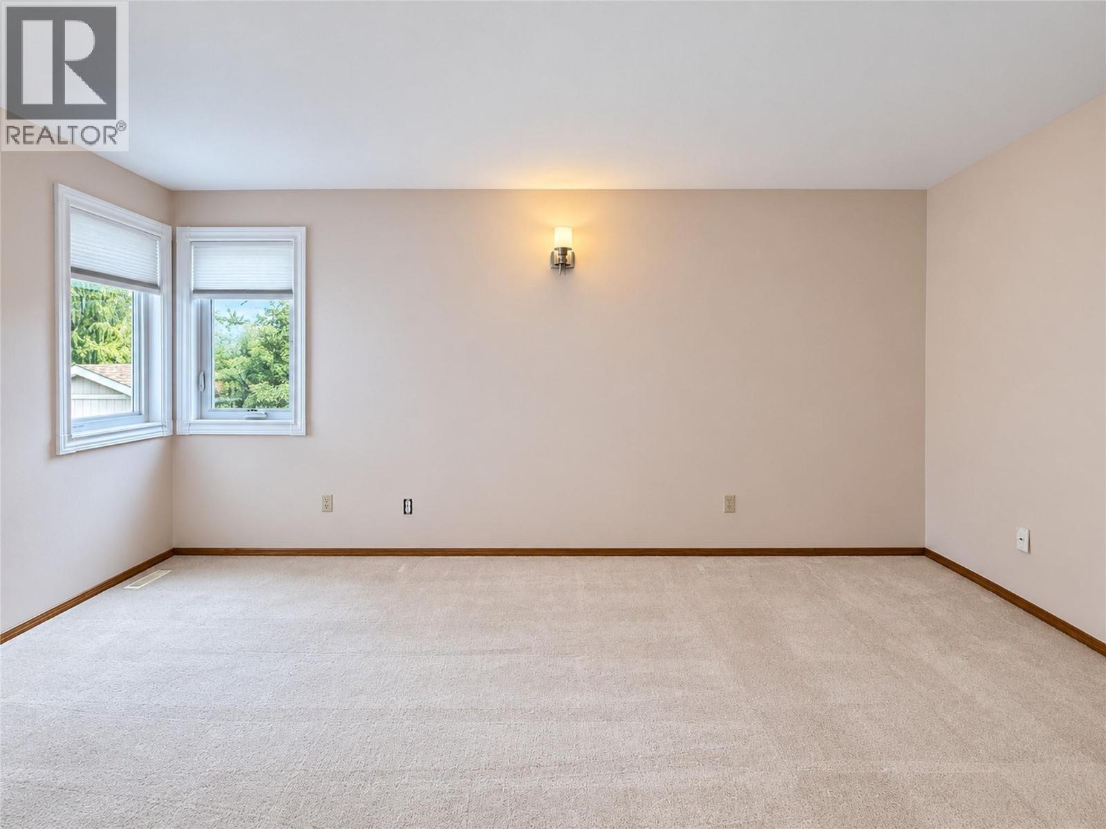 527 16TH Street S - 17
