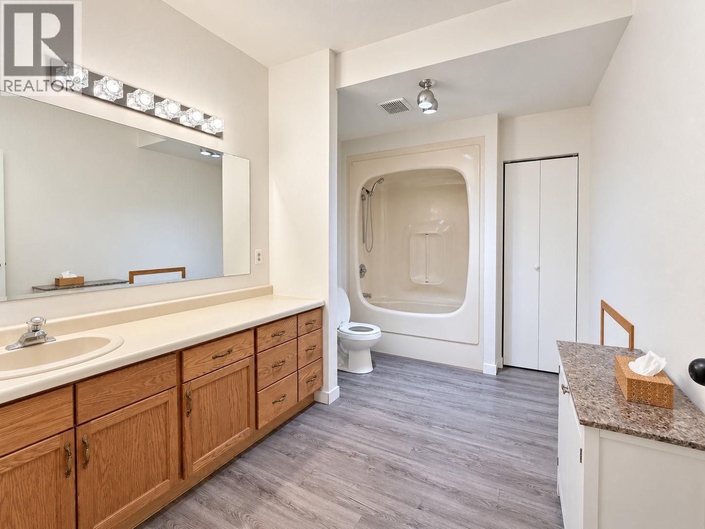 527 16TH Street S - 32