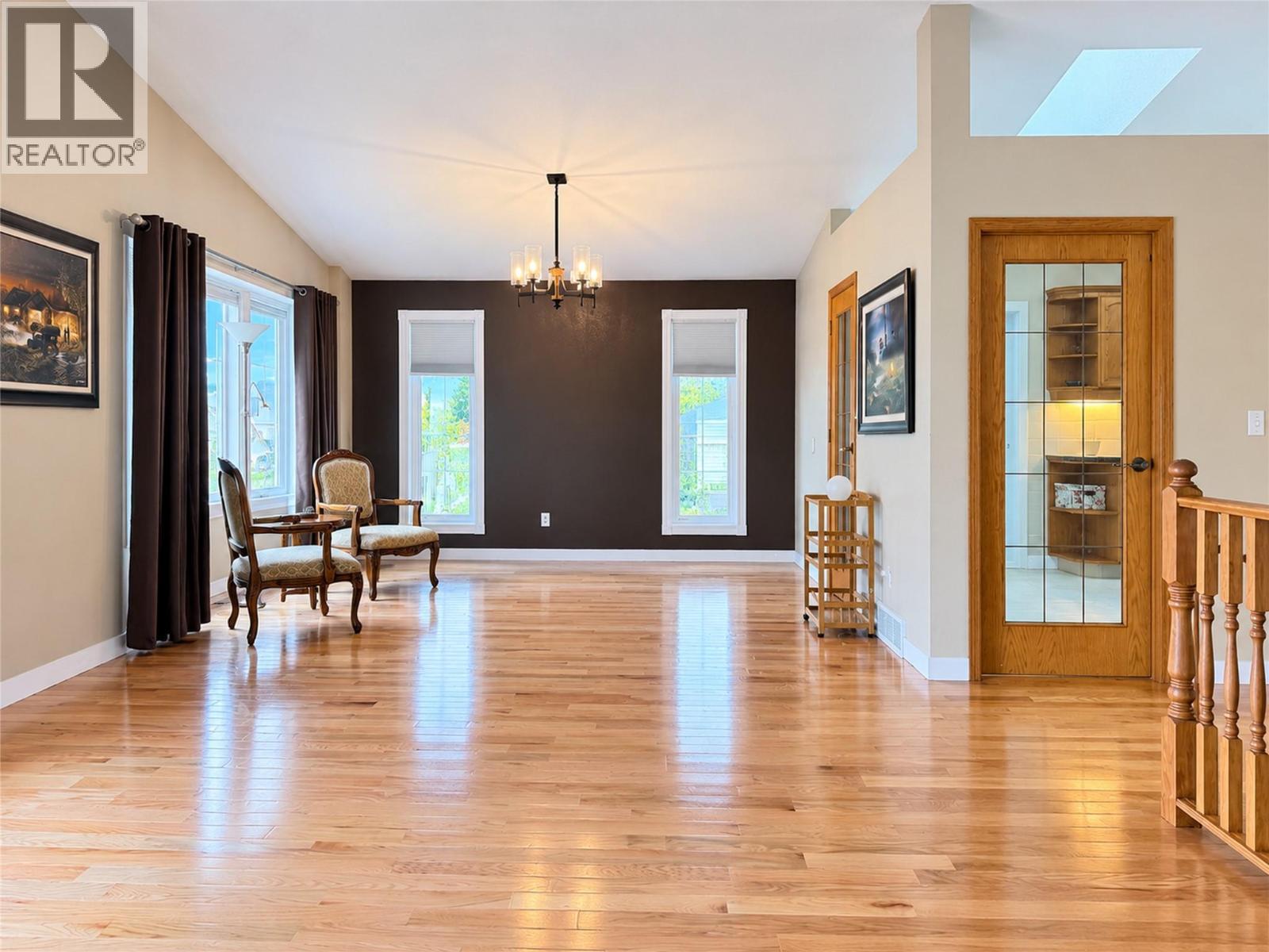 527 16TH Street S - 12