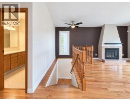 Living room - 527 16th Street S, Cranbrook, BC V1C5V4 Photo 15