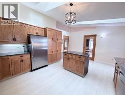 Full bathroom - 527 16th Street S, Cranbrook, BC V1C5V4 Photo 9