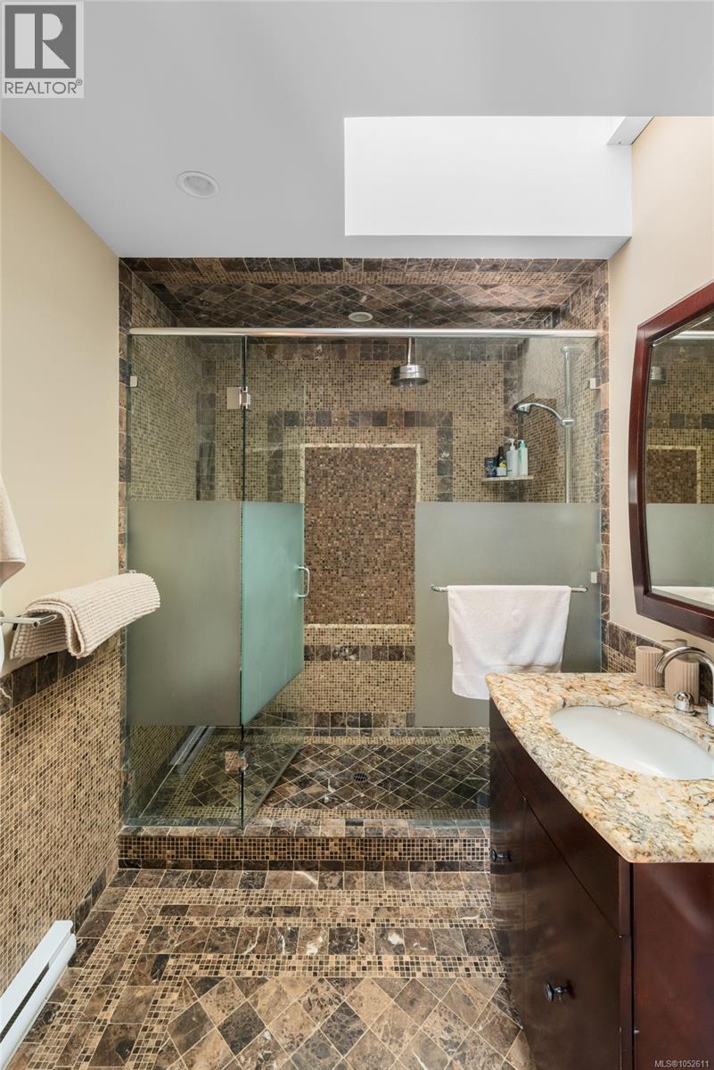 964 Newport Ave - 22