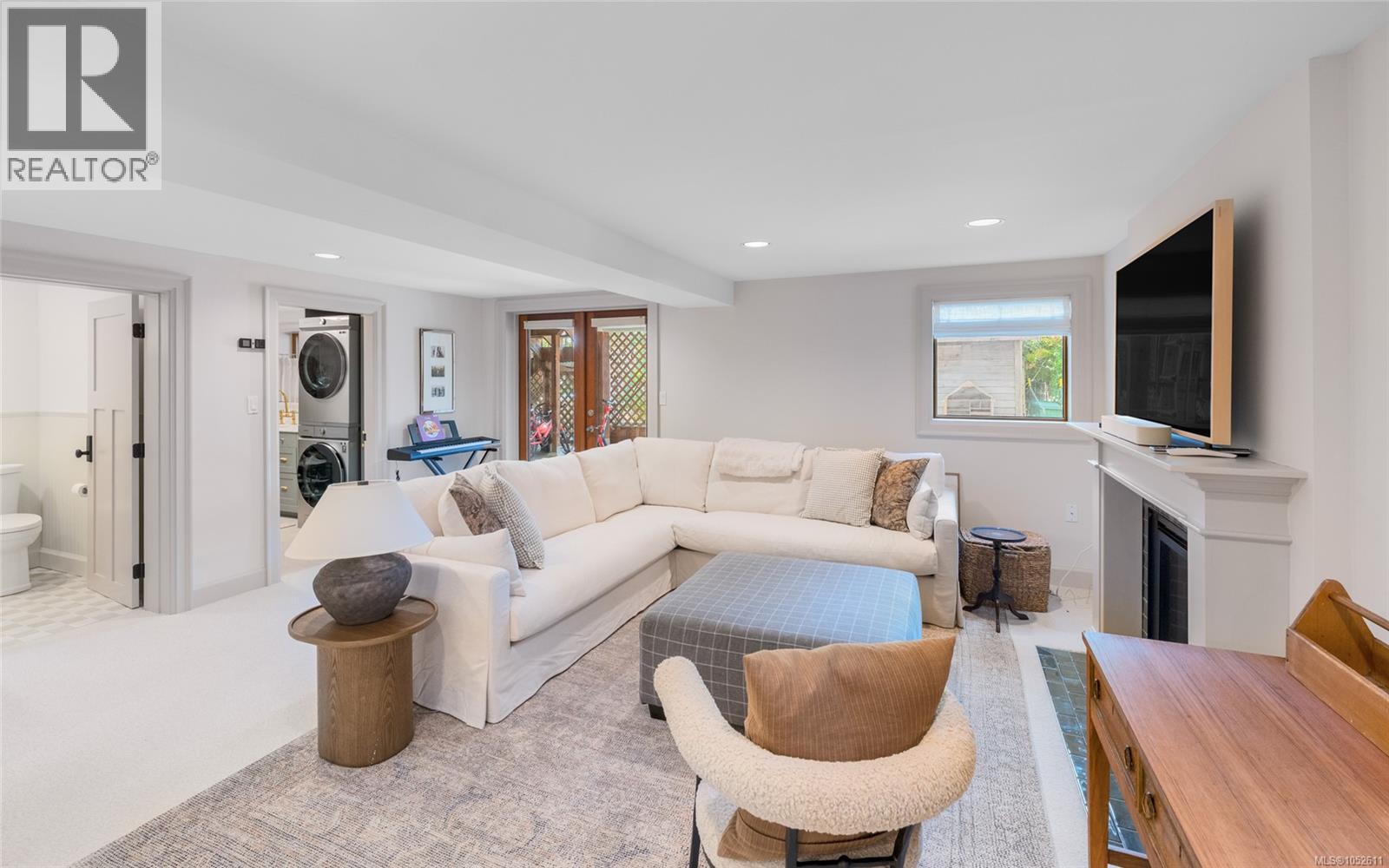 964 Newport Ave - 29