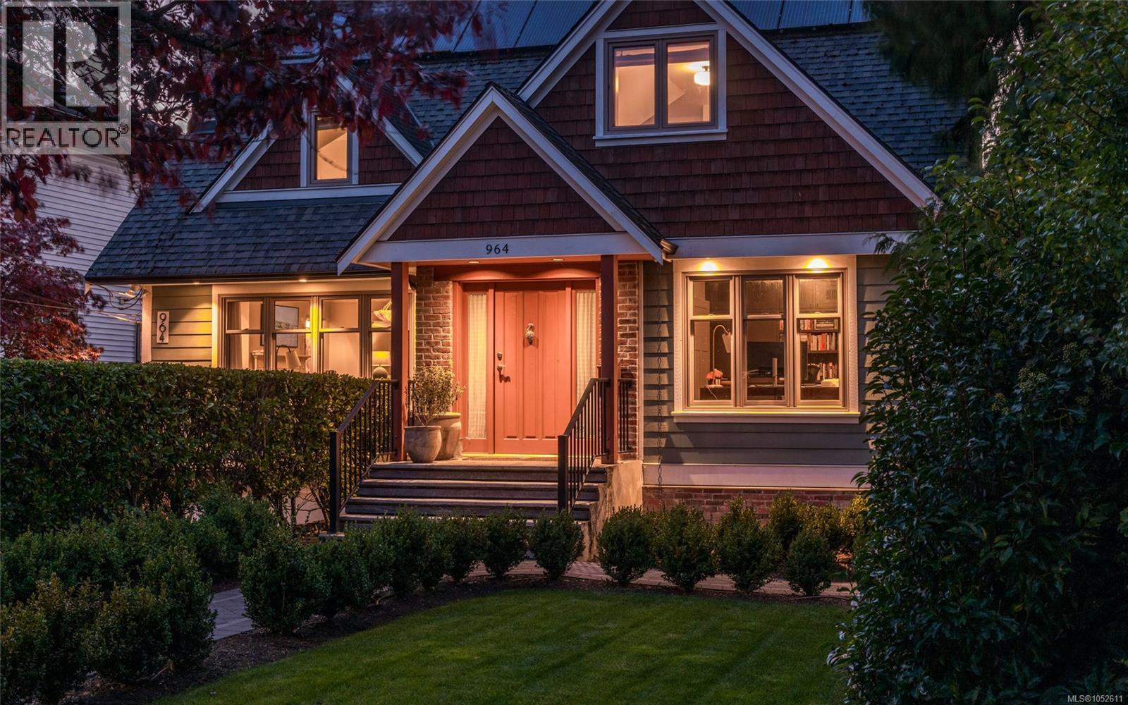 964 Newport Ave - 3